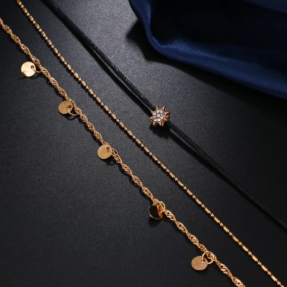 ⚜️[𝟯/$𝟮𝟴]⚜️3 Layered Gold Black Star Choker NEW - Picture 4 of 10